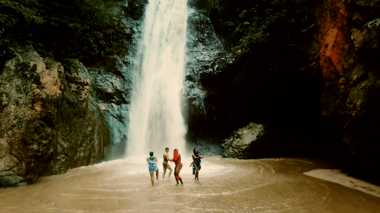 waterfall_group_drone_0