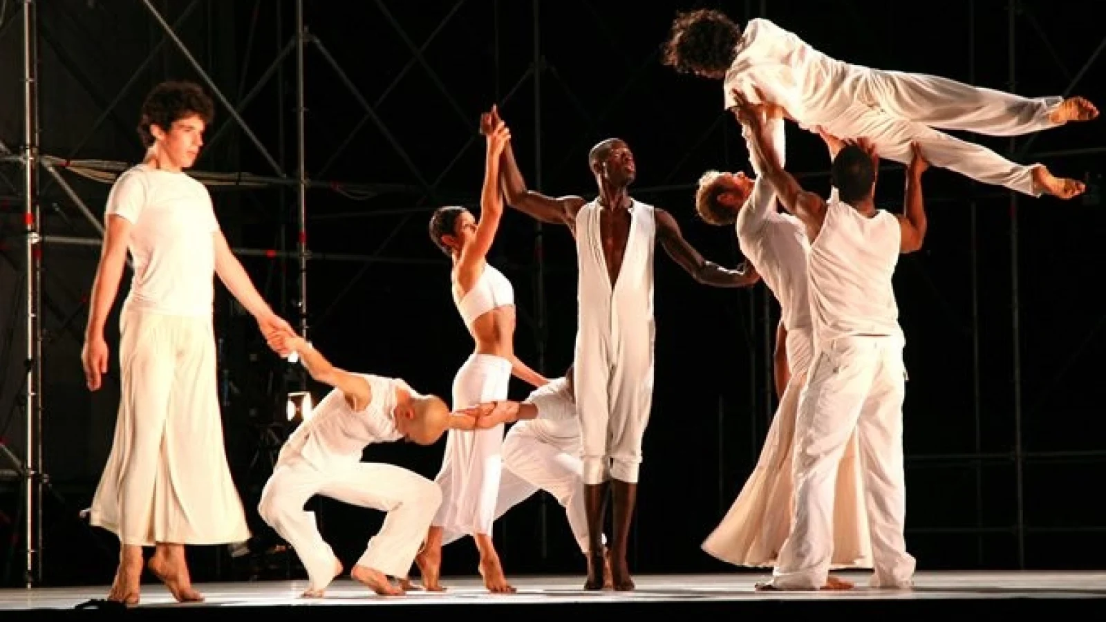 ANOTHER EVENING BOW DOWN BILL T JONES 680w_x395h_c-inanotherevening-2-1312406237